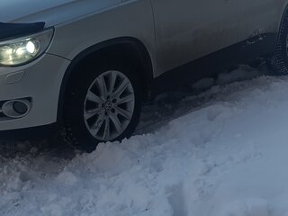 2010 Volkswagen Tiguan I, серебристый, 1300000 рублей, вид 2
