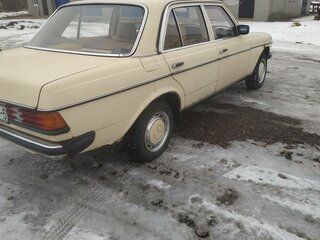 1983 Mercedes-Benz W123 200, бежевый, 350000 рублей, вид 5