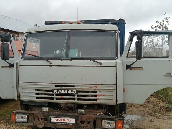 2000 КамАЗ 55102, серый, 2500000 рублей