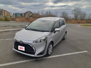 2020 Toyota Sienta II Рестайлинг, серый, 1410000 рублей, вид 1