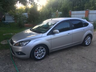 2008 Ford Focus II Рестайлинг, серебристый, 500000 рублей, вид 2
