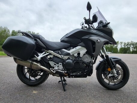 2016 Honda VFR 800X (Crossrunner), серый, 1040000 рублей, вид 5