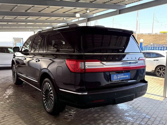 2019 Lincoln Navigator IV, чёрный, 7399000 рублей - вид 2