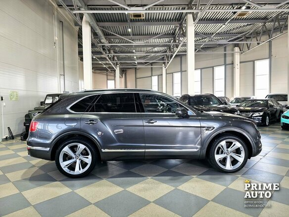 2018 Bentley Bentayga I, серый - вид 3