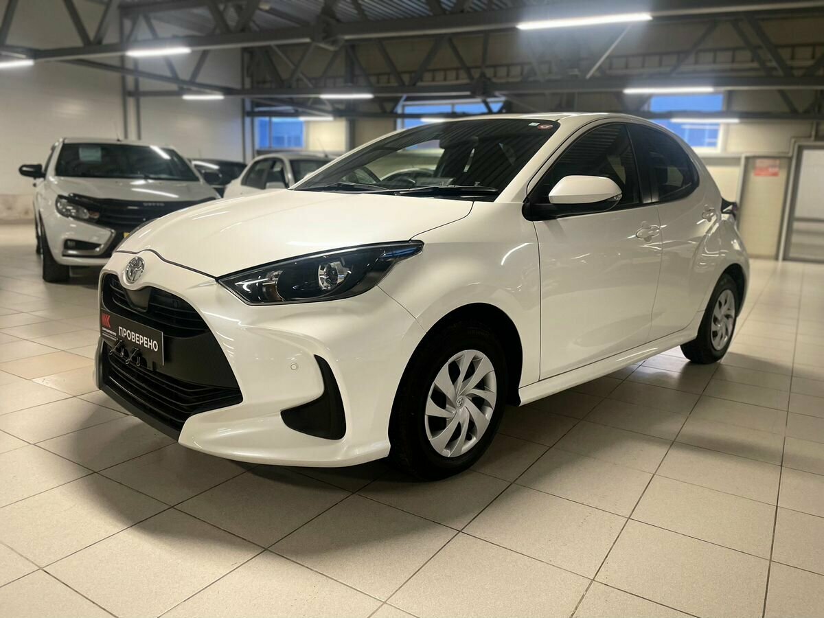 Открыть фотографии: Toyota Yaris IV