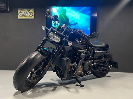 2022 Harley-Davidson Sportster S, чёрный, 1250000 рублей, вид 4