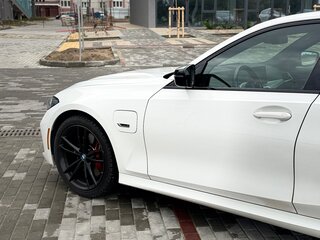 2022 BMW 3 серии 330e VII (G2x) Рестайлинг, белый, 3400000 рублей, вид 4