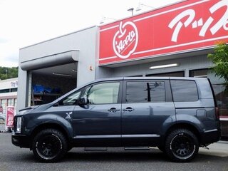 2023 Mitsubishi Delica D:5 I Рестайлинг, серый, 2610000 рублей, вид 3