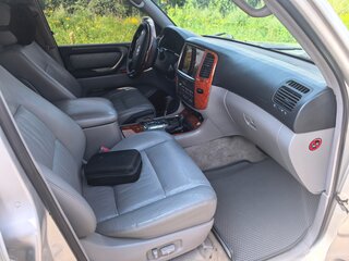 2006 Toyota Land Cruiser 100 Series Рестайлинг 2, серебристый, 2500000 рублей, вид 5