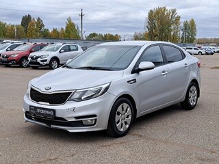 2015 Kia Rio III Рестайлинг, серебристый, 875000 рублей, вид 1