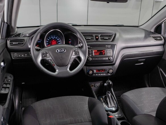 2015 Kia Rio III Рестайлинг, белый, 1170000 рублей - вид 5