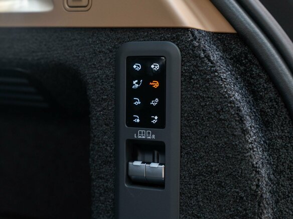 2026 Land Rover Range Rover P400 MHEV V, чёрный, 21990000 рублей - вид 38