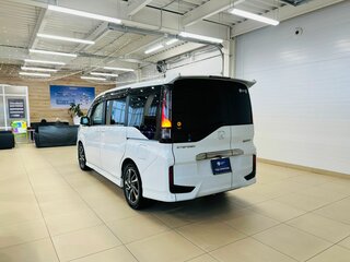 2019 Honda Stepwgn Spada V Рестайлинг, белый, 2449900 рублей, вид 4