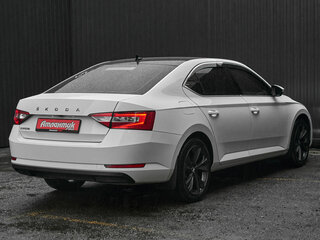 2021 Skoda Superb III Рестайлинг, белый, 2570000 рублей, вид 4