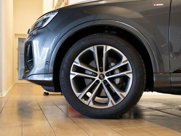 2026 Audi Q7 45 TFSI II (4M) Рестайлинг 2, серый, 9520000 рублей - вид 35