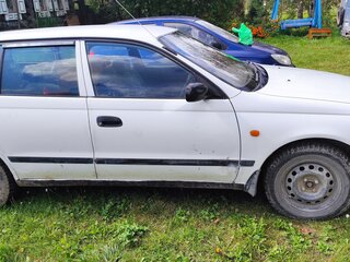 2002 Toyota Caldina I Рестайлинг, белый, 180000 рублей, вид 2