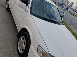 1999 Toyota Mark II Qualis VIII (X100), белый, 450000 рублей, вид 1