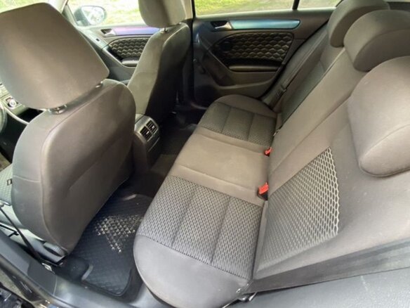 2011 Volkswagen Golf VI, чёрный, 620000 рублей - вид 10