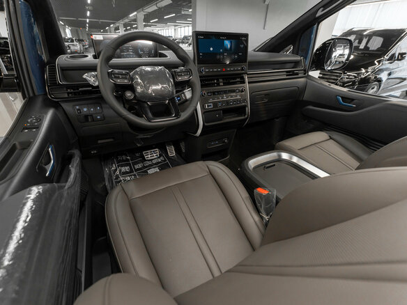 2026 Hyundai Staria I Рестайлинг, чёрный, 7850000 рублей - вид 6