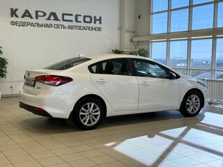 2018 Kia Cerato III Рестайлинг (Classic), белый, 1550000 рублей, вид 2