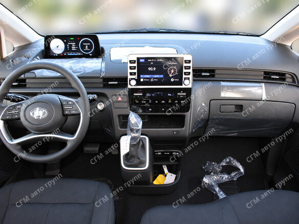 2026 Hyundai Staria, белый, 9200000 рублей - вид 2