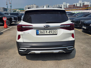 2021 Kia Seltos I, белый, 1790000 рублей, вид 4