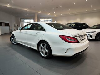2015 Mercedes-Benz CLS 400 II (C218) Рестайлинг, белый, 4247000 рублей, вид 4