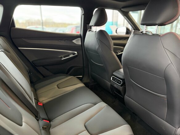 2026 Geely Atlas II, чёрный, 4229990 рублей - вид 14