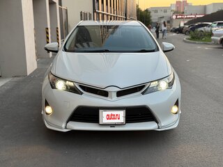 2015 Toyota Auris II Рестайлинг, белый, 1200000 рублей, вид 2