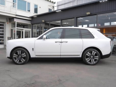 2024 Rolls-Royce Cullinan I Рестайлинг (Series II), белый, 57900000 рублей, вид 5