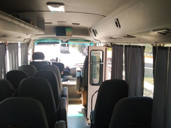 2003 Toyota Coaster, белый, 1650000 рублей - вид 12