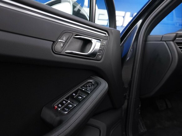 2019 Porsche Macan I Рестайлинг, серый, 3900999 рублей - вид 15