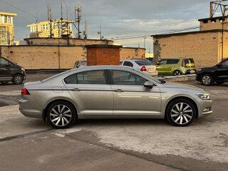 2017 Volkswagen Passat B8, серебристый, 2250000 рублей, вид 4
