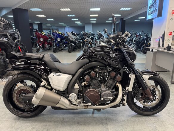 2011 Yamaha VMAX 1700, чёрный, 1450000 рублей