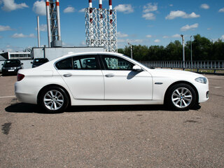 2014 BMW 5 серии 528i xDrive VI (F10/F11/F07) Рестайлинг, белый, 1907000 рублей, вид 4