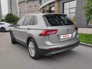 2018 Volkswagen Tiguan II, серый, 2200000 рублей, вид 5