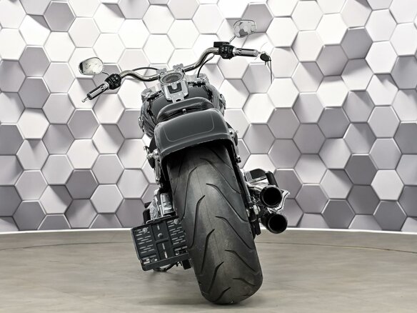 2021 Harley-Davidson Fat Boy, чёрный, 2277000 рублей - вид 5