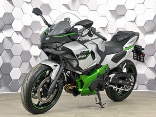 2025 Kawasaki Ninja 7, серебристый, 869000 рублей, вид 2