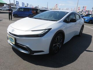 2023 Toyota Prius V (XW60), белый, 3050700 рублей, вид 3