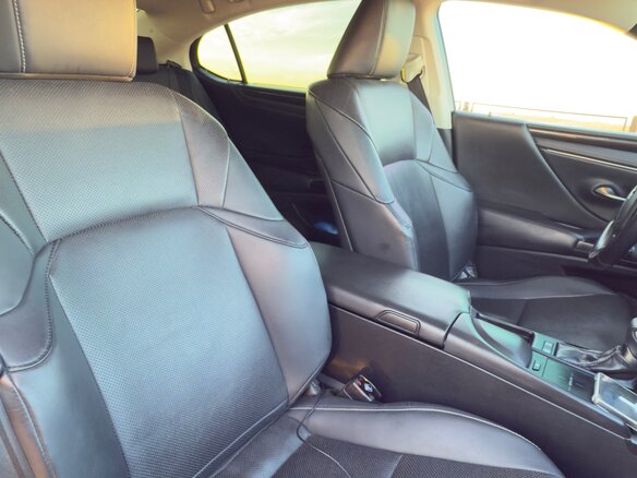 2019 Lexus ES 250 VII, серый, 3150000 рублей - вид 6