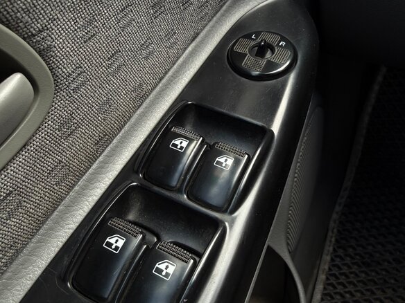 2004 Kia Rio I Рестайлинг, серебристый - вид 5