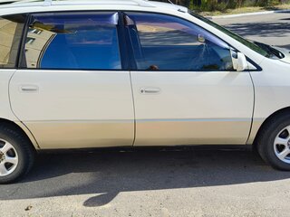 1999 Toyota Ipsum I (M10), белый, 490000 рублей, вид 2