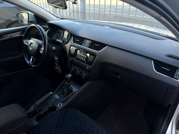 2015 Skoda Octavia III (A7), серебристый, 1374000 рублей - вид 13