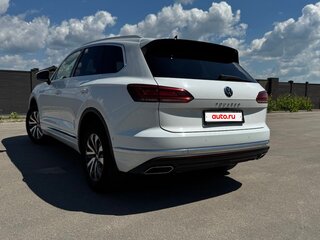 2020 Volkswagen Touareg III, белый, 5100000 рублей, вид 4