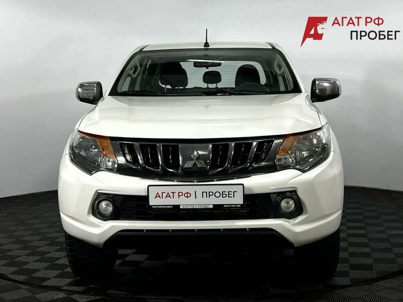 2017 Mitsubishi L200 V, белый, 2350000 рублей - вид 2