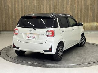 2022 Toyota Passo III Рестайлинг, белый, 902999 рублей, вид 5