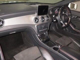 2017 Mercedes-Benz CLA 180 I (C117, X117) Рестайлинг, белый, 1375000 рублей, вид 5