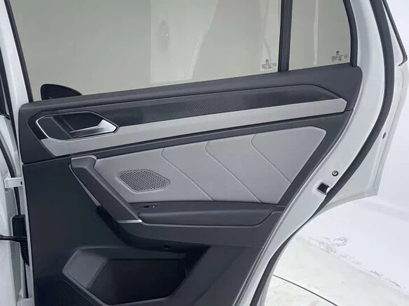2023 Volkswagen Tayron I Рестайлинг, белый - вид 14