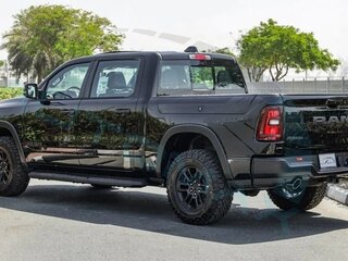2026 Ram 1500 Crew Cab V Рестайлинг, чёрный, 8600004 рублей, вид 4