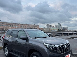 2014 Toyota Land Cruiser Prado 150 Series Рестайлинг 1, серый, 3500000 рублей, вид 3